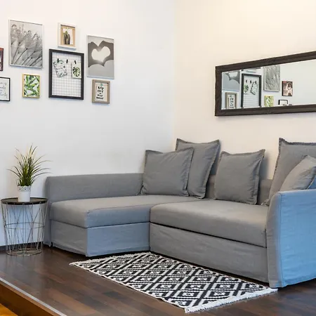 Walnut Tree Apartment *