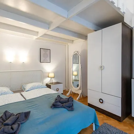 Walnut Tree Apartment